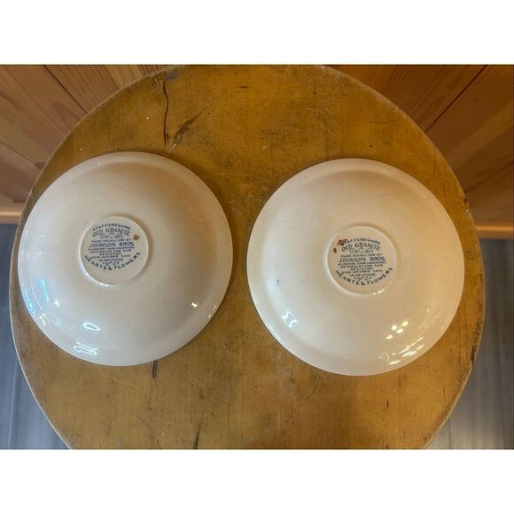 Johnson Bros Saucers Hearts & Flowers People Lot of 2 (5788) - Picture 4 of 6